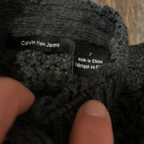 4/$20 Girls Knit Calvin Klein Sweater Vest Sz 2 - Picture 2 of 3